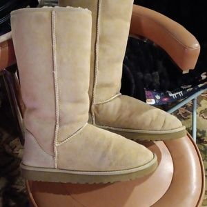 UGG Boots with the fur....